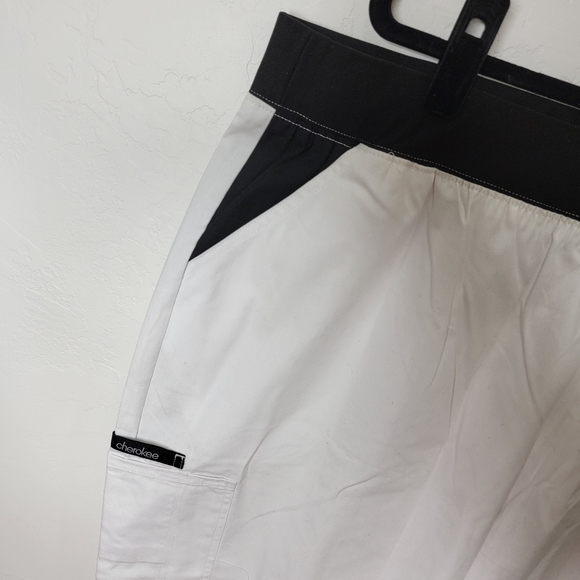 Cherokee White and BlackbCargi Pocket Pants - Picture 3 of 7